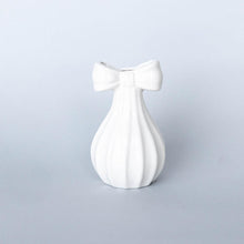 Load image into Gallery viewer, Ivory Porcelain Bow Vase