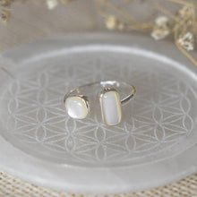Load image into Gallery viewer, Mother of Pearl Stone Sister Ring