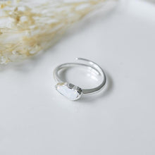 Load image into Gallery viewer, Opal Pebble Ring