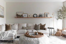 Load image into Gallery viewer, Elizabeth Vintage Style Pillow