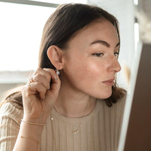 Load image into Gallery viewer, Clear Radiance Earrings