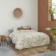Load image into Gallery viewer, Laurie Flowered Duvet Cover + Shams
