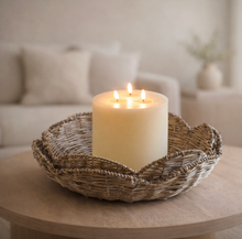 Load image into Gallery viewer, Grey Wash Willow Scallop Tray