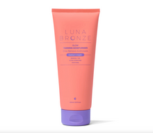 Load image into Gallery viewer, Medium Gradual Tanning Moisturizer