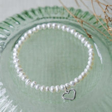 Load image into Gallery viewer, Amore Pearly Bracelet