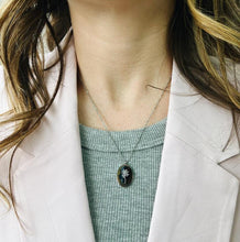 Load image into Gallery viewer, May Fleurs Necklace