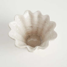 Load image into Gallery viewer, Seashore Vase Short