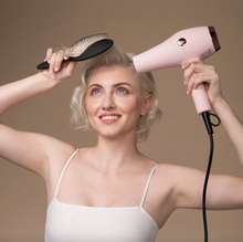 Load image into Gallery viewer, Black Wet/Dry Detangling Brush