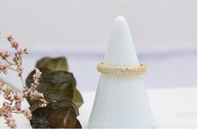 Load image into Gallery viewer, Celeste Band Ring