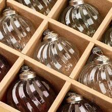 Load image into Gallery viewer, Large Twisted Holiday Baubles