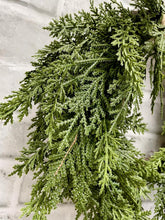Load image into Gallery viewer, Heart Shape Northern White Cedar Wreath