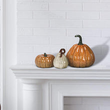 Load image into Gallery viewer, White Ceramic Gourd