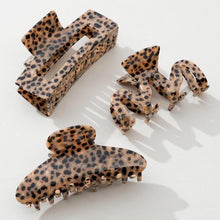 Load image into Gallery viewer, Leopard Print Claw Clips