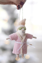 Load image into Gallery viewer, Spa Sloane Holiday Mouse