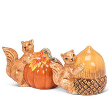 Load image into Gallery viewer, Squirrel Salt &amp; Pepper