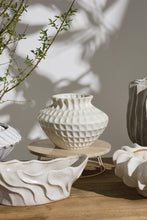 Load image into Gallery viewer, Ilaria Vase