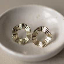 Load image into Gallery viewer, Bold Contour Earrings