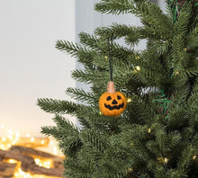 Load image into Gallery viewer, Mini Felt Pumpkin Ornament
