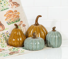 Load image into Gallery viewer, Amber Gourd Figurine