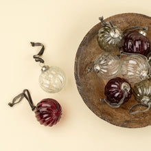 Load image into Gallery viewer, Large Twisted Holiday Baubles