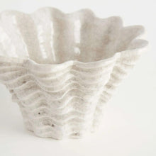 Load image into Gallery viewer, Seashore Vase Short