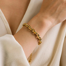 Load image into Gallery viewer, Veya Chain Bracelet
