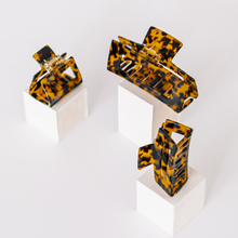 Load image into Gallery viewer, Dark Tortoise Crush Clip